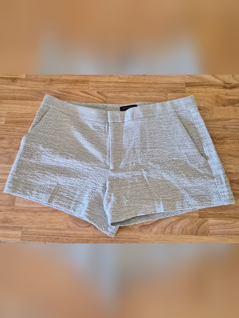 Banana Republic White/Black Seersucker High-Waist Women’s Shorts